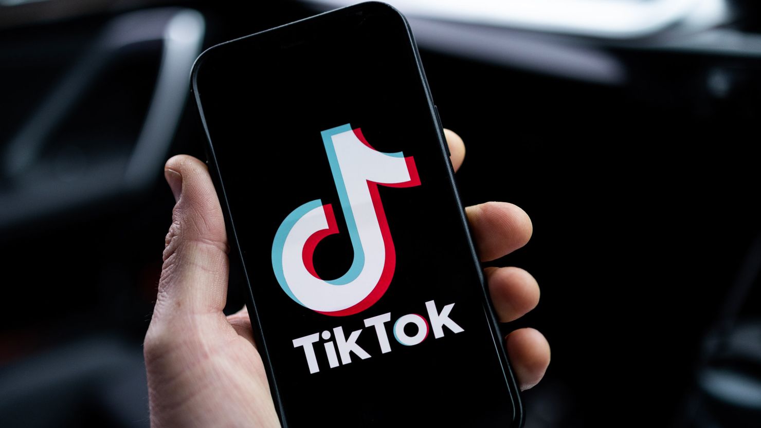 VŠETKO ČO POTREBUJETE VEDIEŤ O TIKTOK ADS